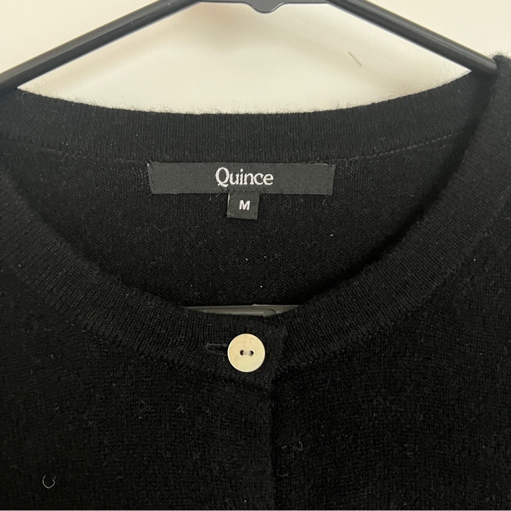 Quince Women's Black cashmere Sweater cardigan size medium - Picture 2 of 3